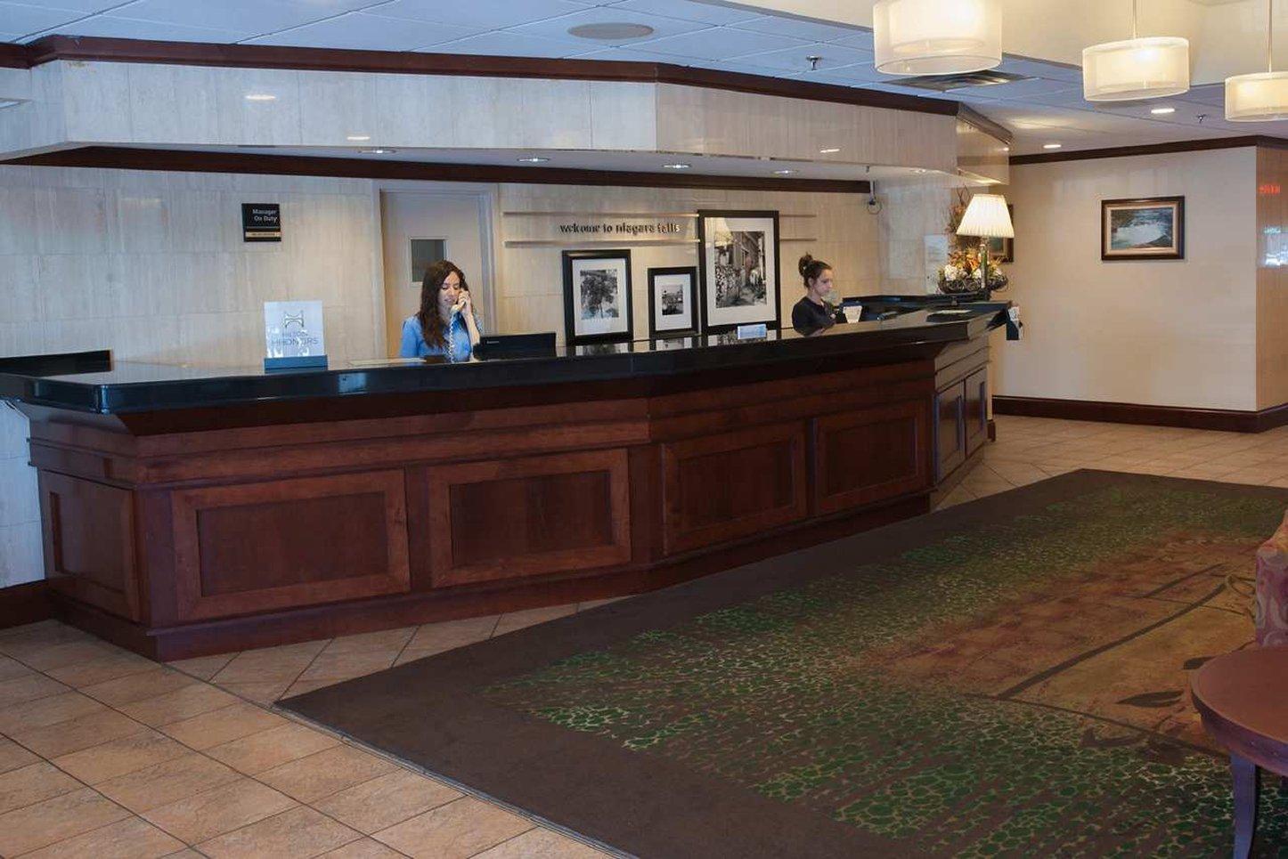 Ramada By Wyndham Niagara Falls By The River Bagian luar foto
